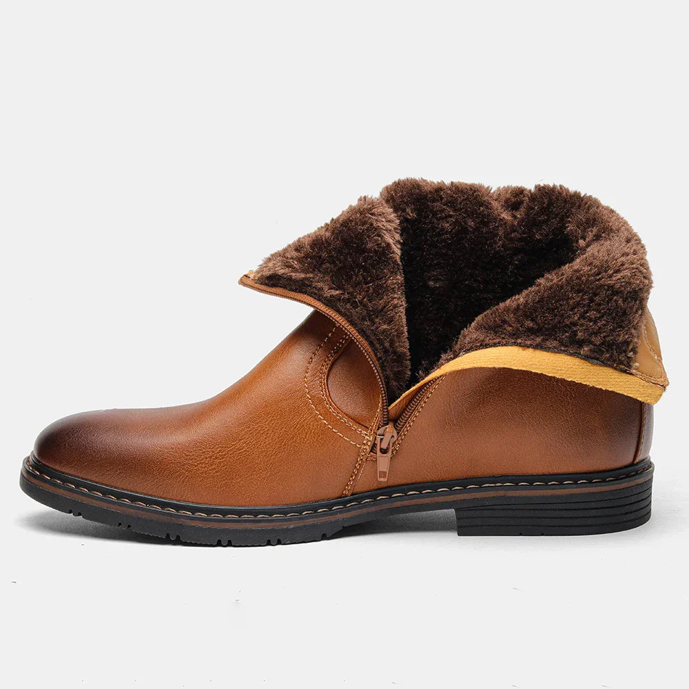 Bota de Couro com Interior Forrado