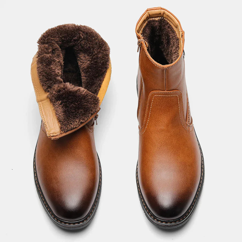 Bota de Couro com Interior Forrado