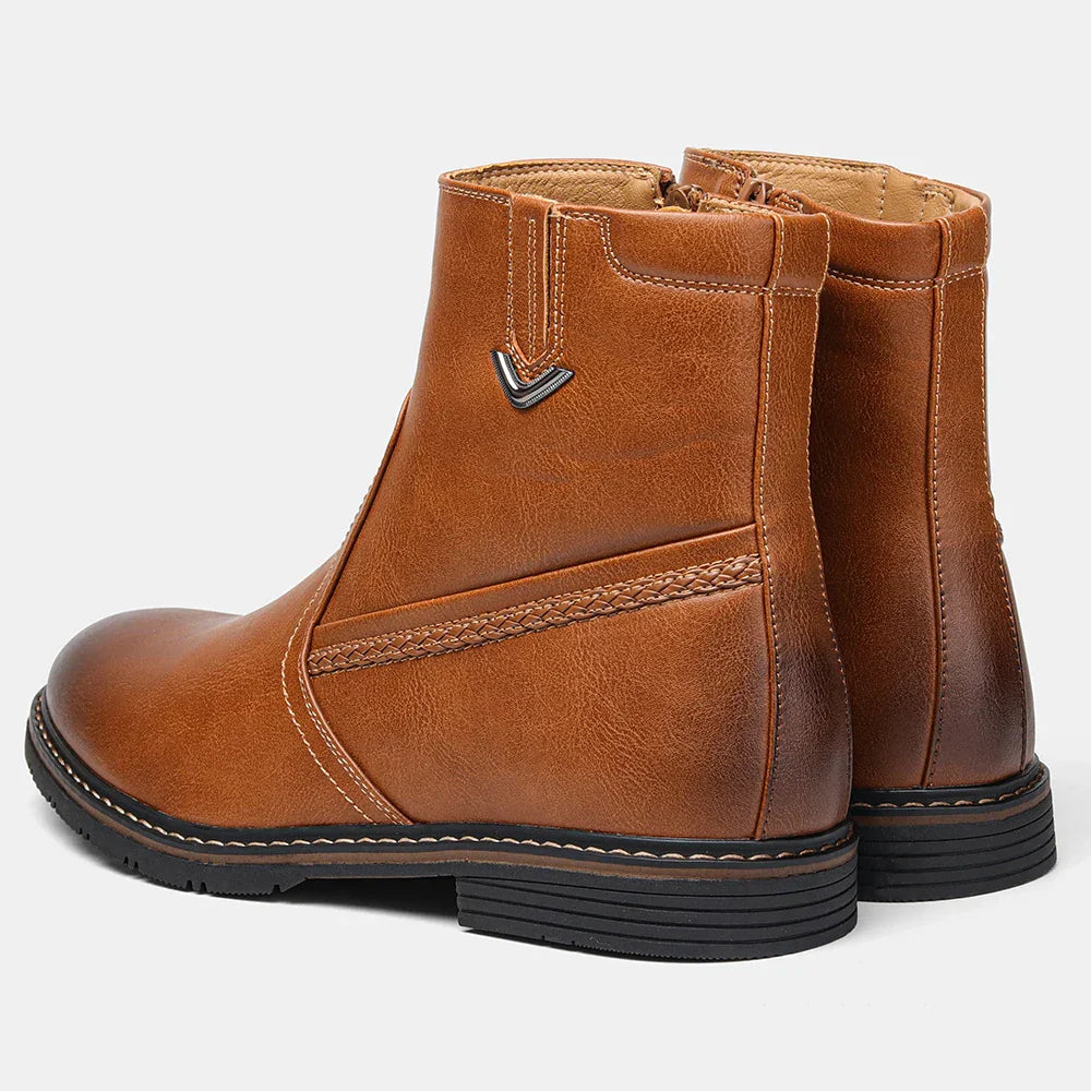 Bota de Couro com Interior Forrado